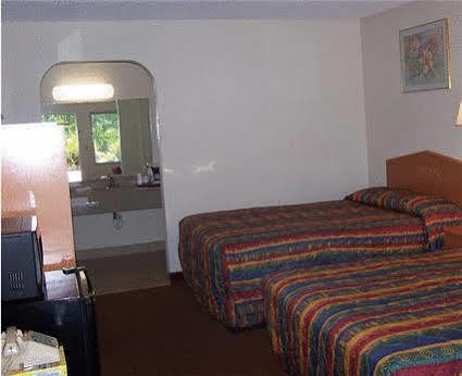 Budget Inn West Melbourne Bagian luar foto